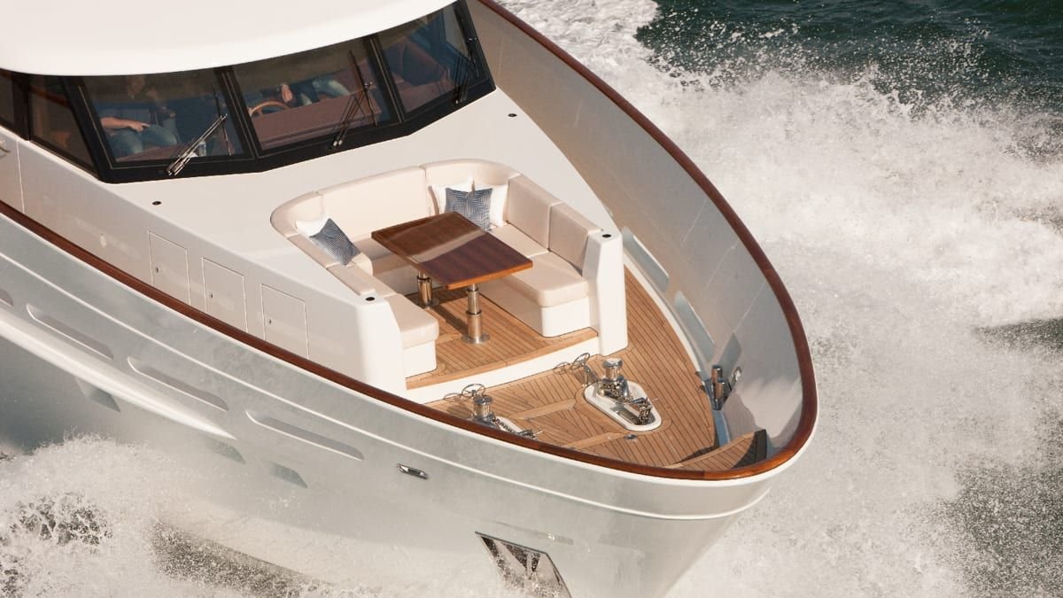 FIREFLY Yacht Charter